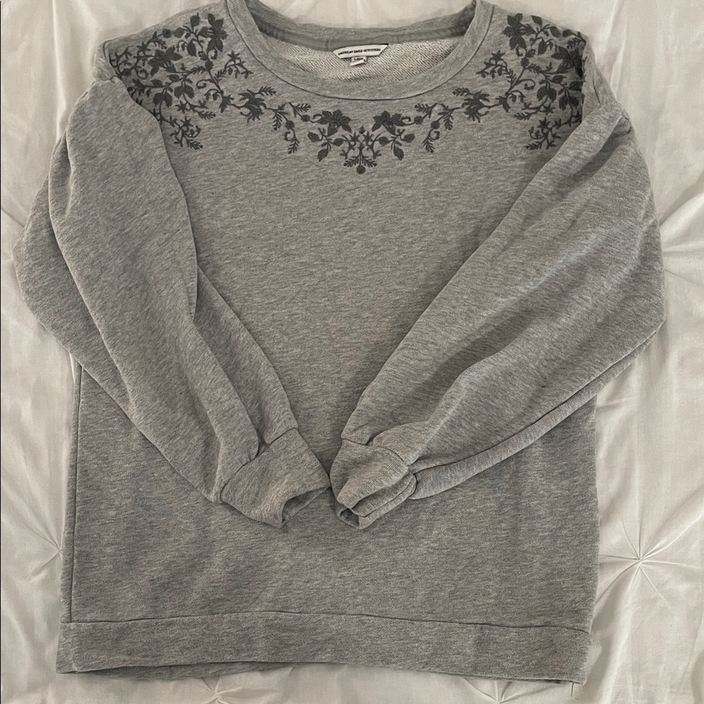 American Eagle Outfitters Gray Floral Crew Neck Sweater